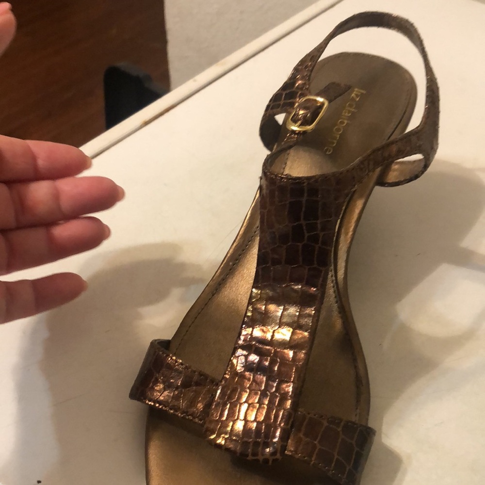 Liz Claiborne wedge sandals in size 8 1/2. Leather in brassy color. - Picture 3 of 6